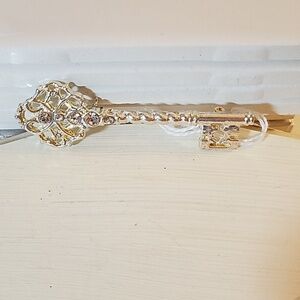 Silver Tone Rhinestone 2.5" Pin Key